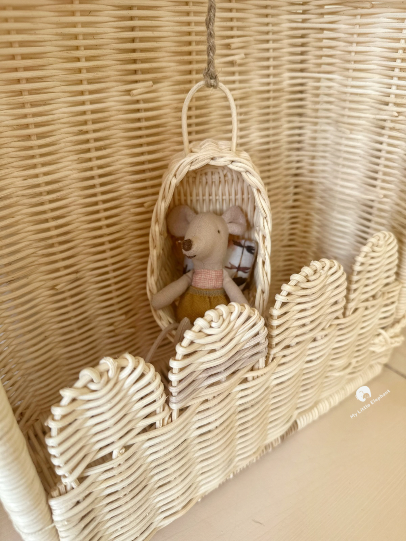 My scallop fence house