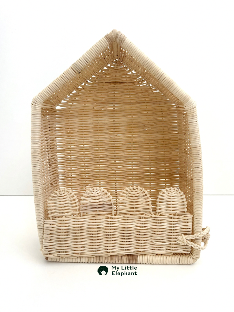 My scallop fence house