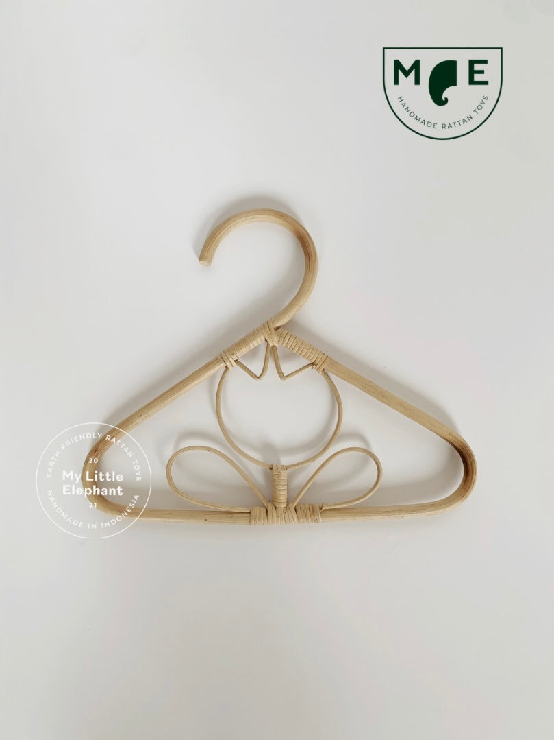 My ‘kids’ hanger – rotan kinderkledinghanger